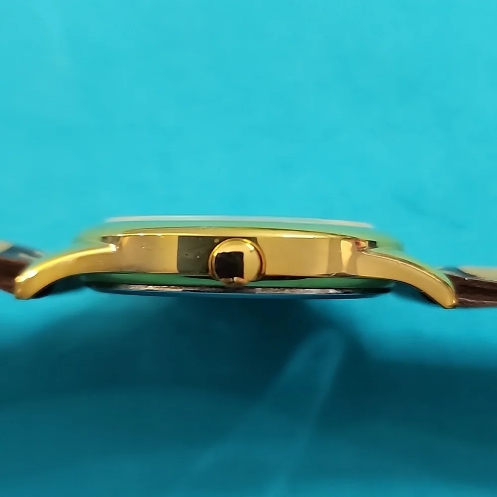 Vintage Rare Disney Gold Print Strap Goofy Watch